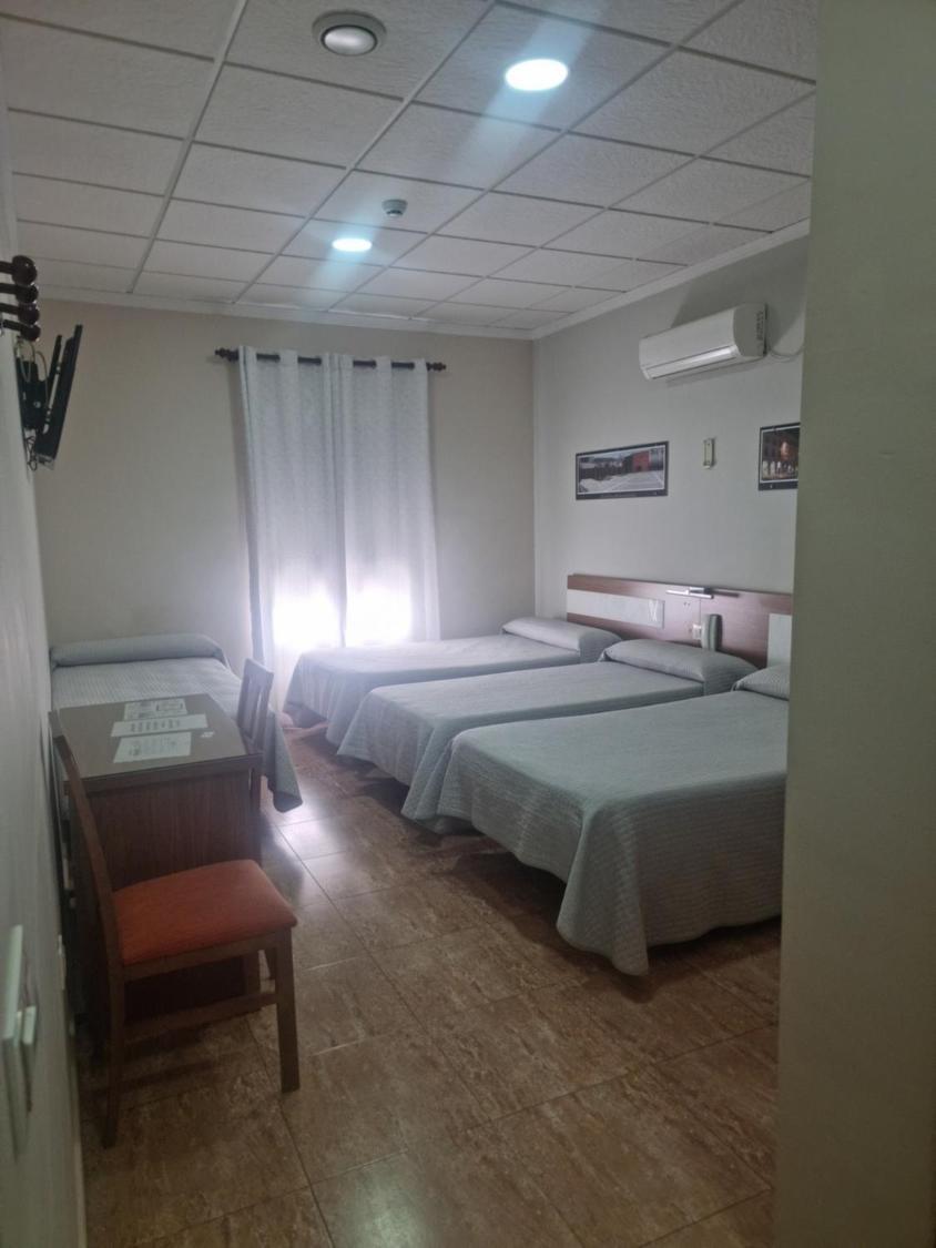 Hostal Restaurante El Paraiso Дон Бенито Екстериор снимка