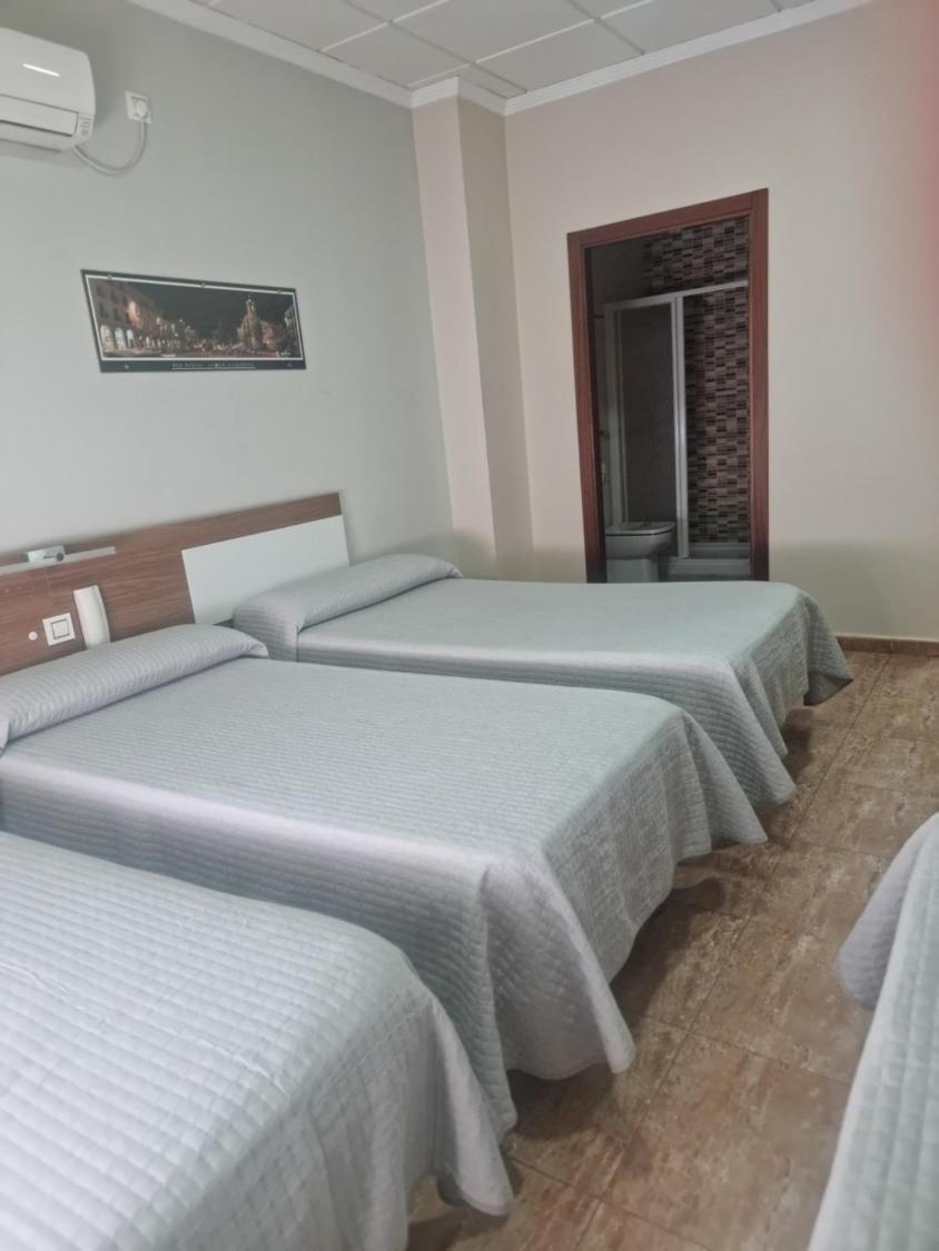 Hostal Restaurante El Paraiso Дон Бенито Екстериор снимка