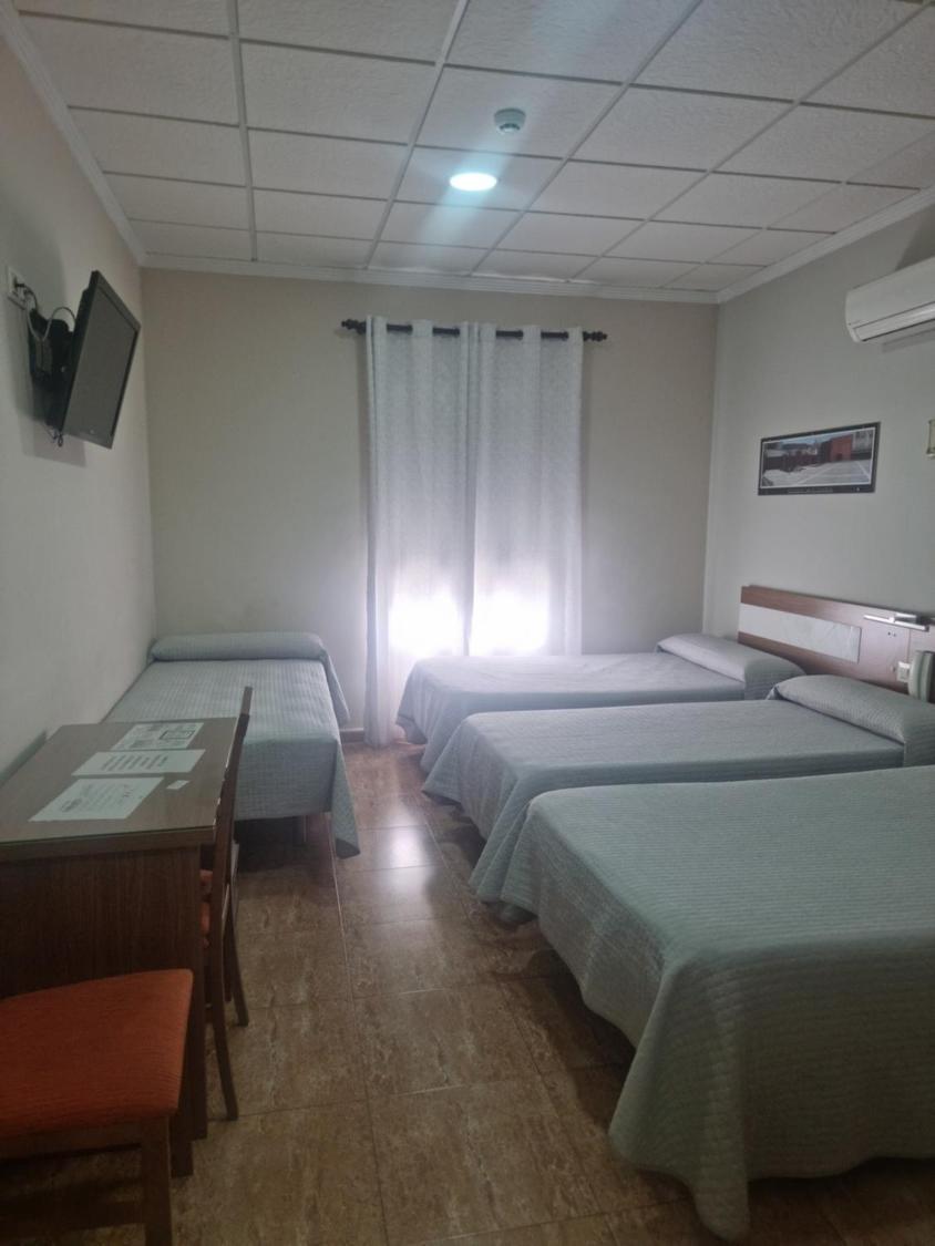 Hostal Restaurante El Paraiso Дон Бенито Екстериор снимка