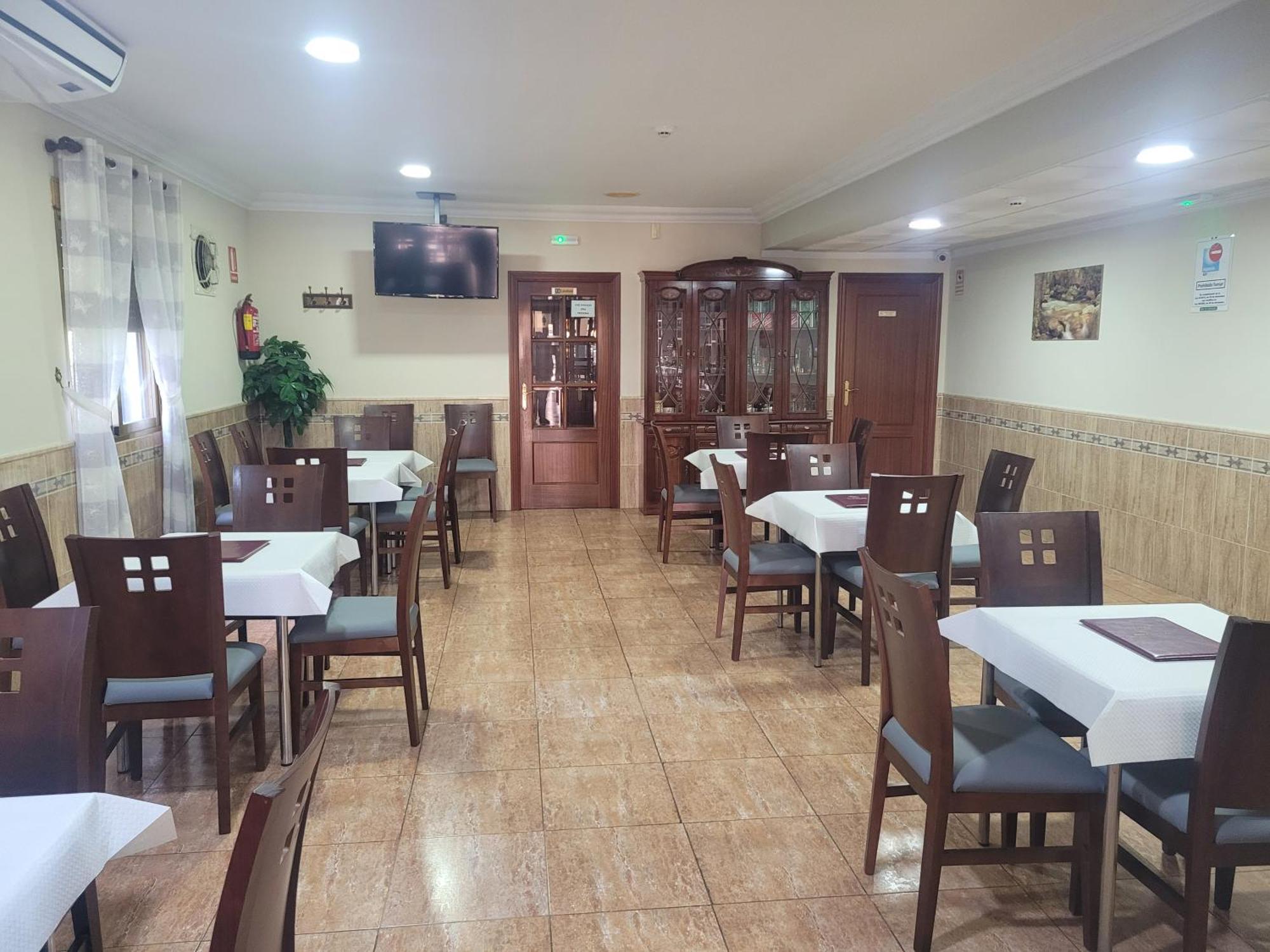 Hostal Restaurante El Paraiso Дон Бенито Екстериор снимка