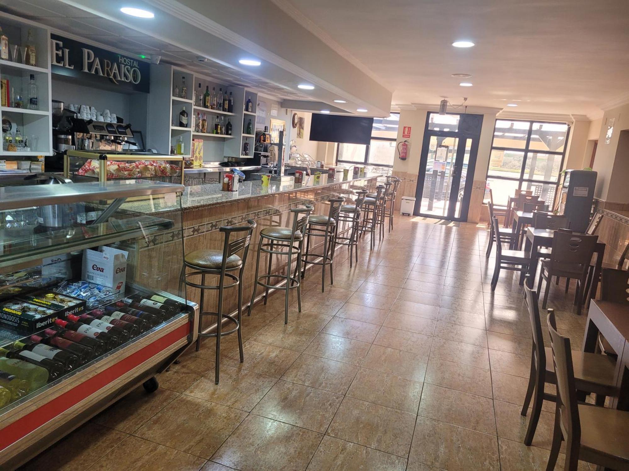 Hostal Restaurante El Paraiso Дон Бенито Екстериор снимка
