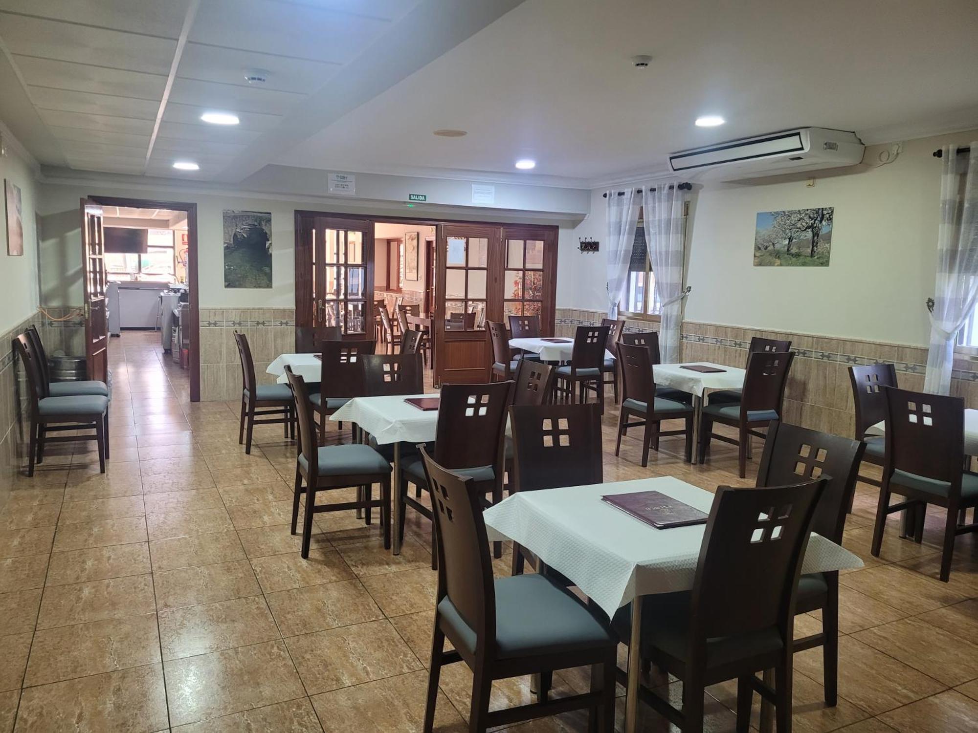 Hostal Restaurante El Paraiso Дон Бенито Екстериор снимка