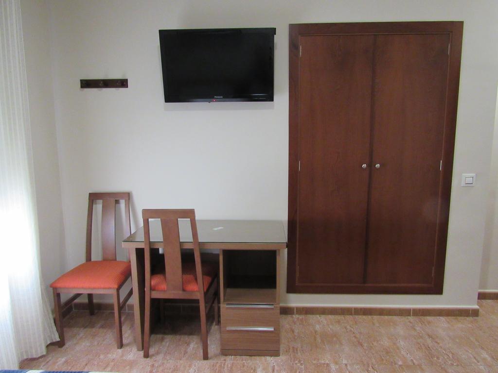 Hostal Restaurante El Paraiso Дон Бенито Екстериор снимка