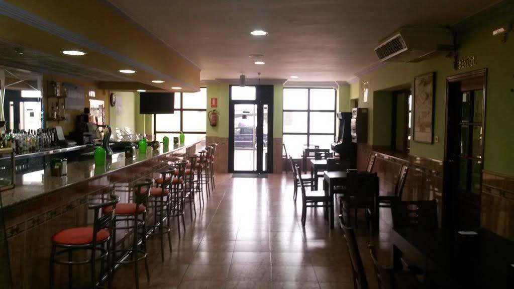 Hostal Restaurante El Paraiso Дон Бенито Екстериор снимка