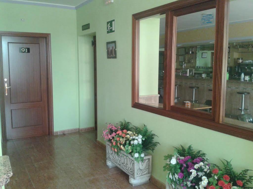 Hostal Restaurante El Paraiso Дон Бенито Екстериор снимка