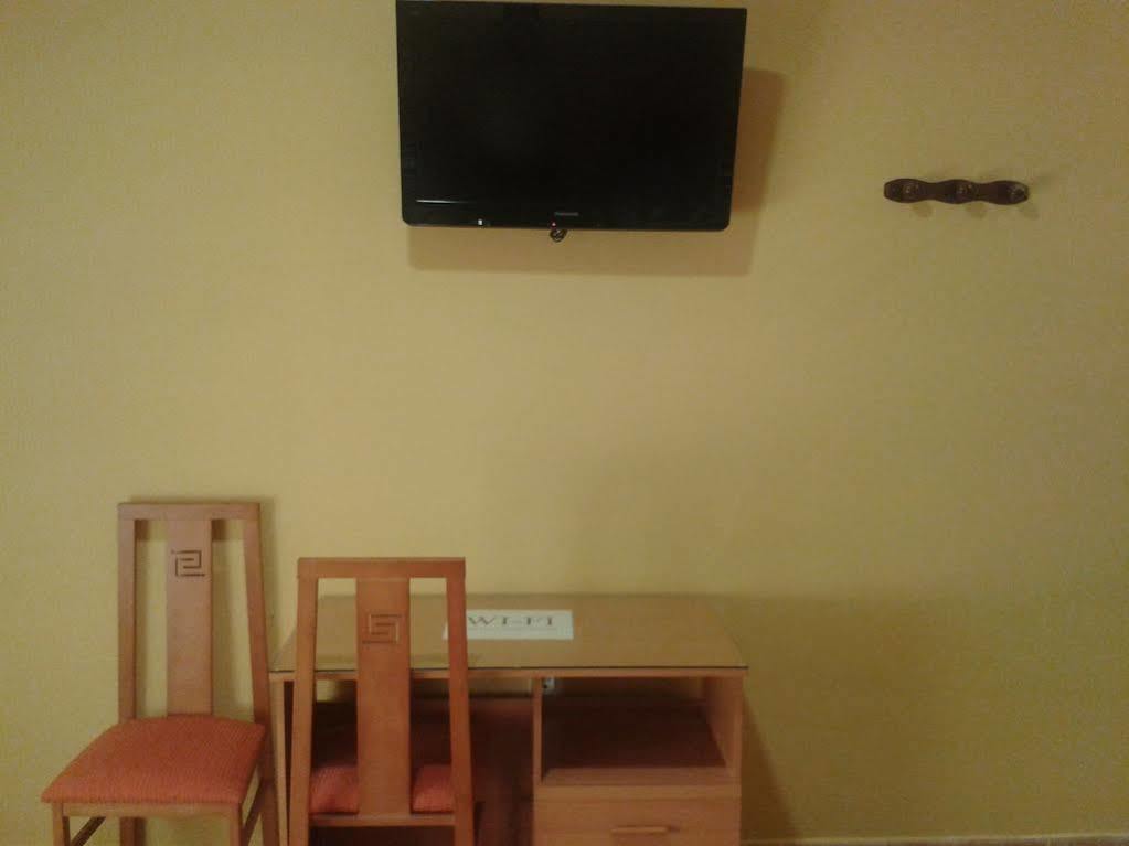 Hostal Restaurante El Paraiso Дон Бенито Екстериор снимка